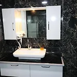Hera House Apartment *