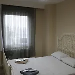 Hera House Apartment *